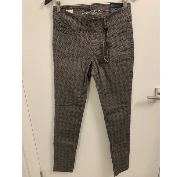 2/$50 Denim Society: Olivia Pull-On Jeggings - Picture 4 of 9